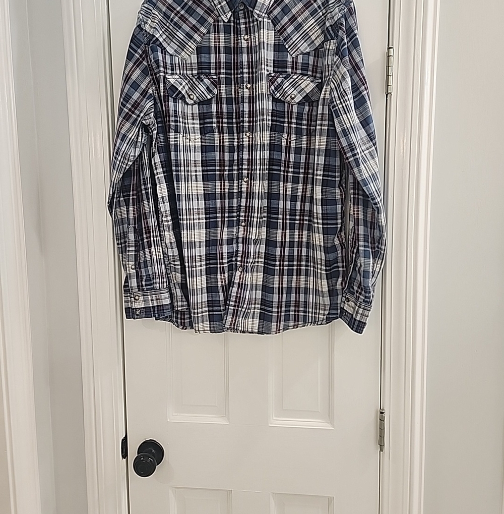 Gibson Men's Plaid Button-Down Shirt in Navy and White